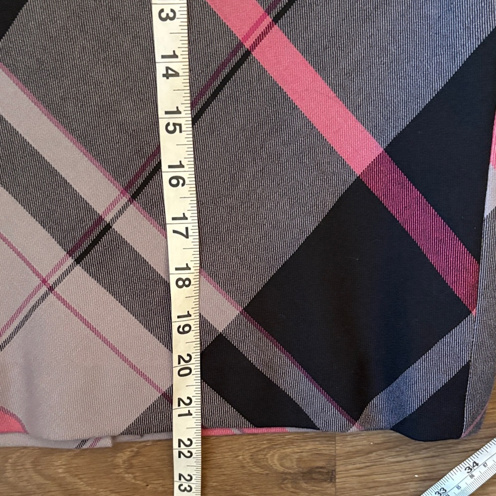 Anne Klein Plaid Pencil Skirt in Black, Gray, and Pink - Picture 4 of 6